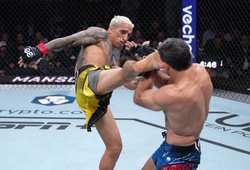 UFC 289: Cựu vương Charles Oliveira trở lại ngoạn mục, knockout Beneil Dariush ngay hiệp 1