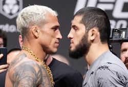 Chính thức: Islam Makhachev tái đấu Charles Oliveira tại UFC 294