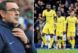 Án phạt của Chelsea sẽ giúp HLV Sarri ... không bị sa thải