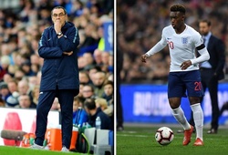 CĐV Chelsea khẩn cầu Sarri làm một điều sau khi Hudson-Odoi làm nên lịch sử ở ĐT Anh