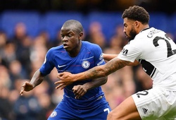 CĐV Chelsea và HLV Sarri "choáng váng" với màn trình diễn của Kante sau khi bị công kích