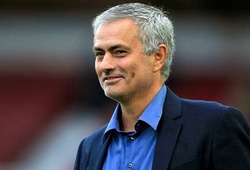 "Man Utd có Mourinho trong 24 giờ; Chelsea muốn Kjaer"