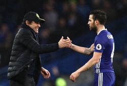 Vua kiến tạo lên tiếng, Chelsea bắn hạ “Thiên nga đen”