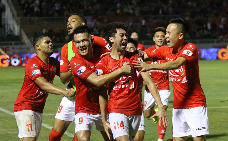 Vòng 5 V.League: Lời khẳng định của Kiatisuk hay bản lĩnh Lee Nguyễn lên tiếng?