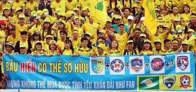 CĐV xứ Nghệ phản ứng ra sao khi nhà tài trợ mới liên quan bầu Hiển?