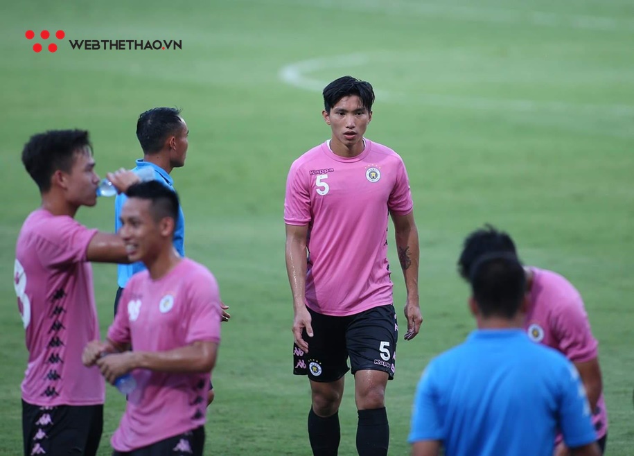 Văn Hậu nghỉ hết giai đoạn 1 V.League?