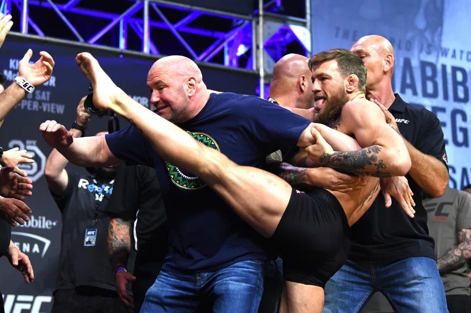 Vụ bóc phốt Dana White khiến Conor McGregor phá luôn luôn cơ hội tái đấu Khabib