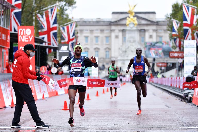 Toàn cảnh London Marathon 2020: Một cuộc thi chạy kỳ lạ Toàn cảnh London Marathon 2020: Một cuộc thi chạy kỳ lạ