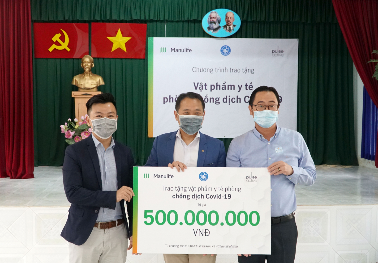 Ban tổ chức giải marathon ở Đà Nẵng và Manulife Việt Nam quyên góp 500 triệu cho tuyến đầu chống dịch