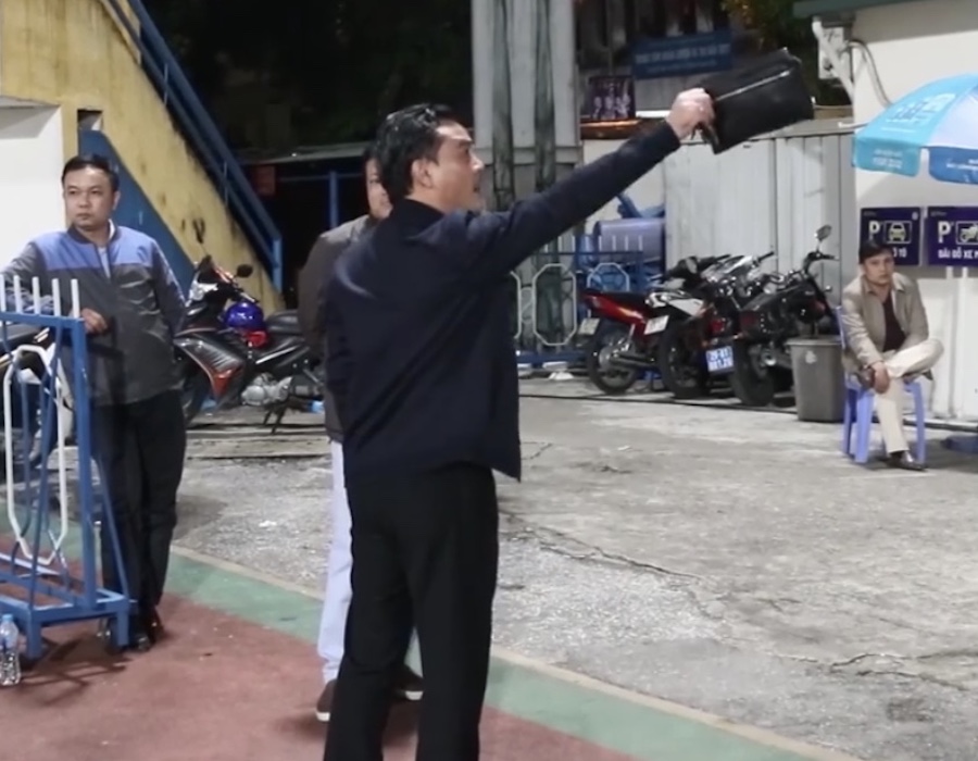 Lãnh đạo Hà Nội FC bất ngờ to tiếng với CĐV trong trận đấu Viettel – Bình Dương