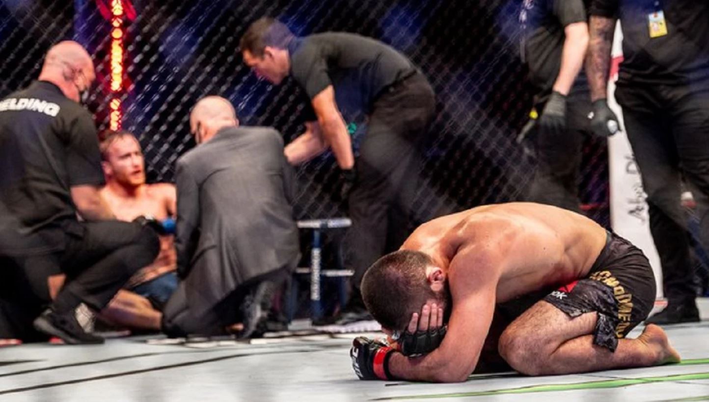 Khabib tuyên bố giải nghệ sau chiến thắng ở UFC 254