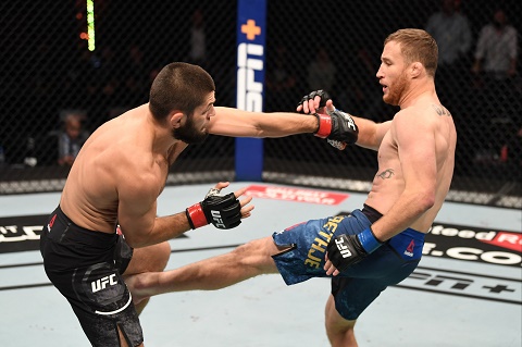 Gaethje thắng trên bảng điểm trước khi Khabib chấm dứt trận đấu