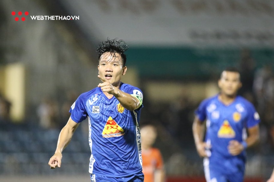 Quảng Nam FC phó thác số phận cho... ông trời