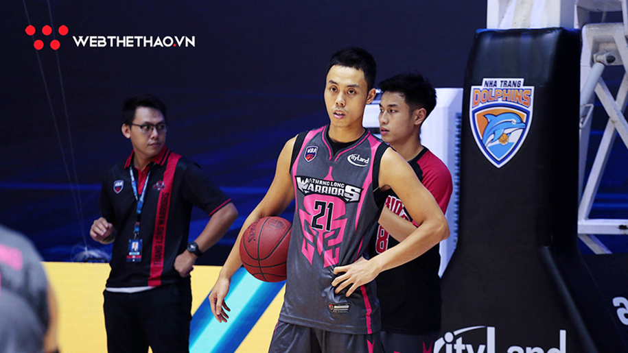 Thang Long Warriors diện áo đấu đen siêu ngầu theo phong cách… “Blackpink"