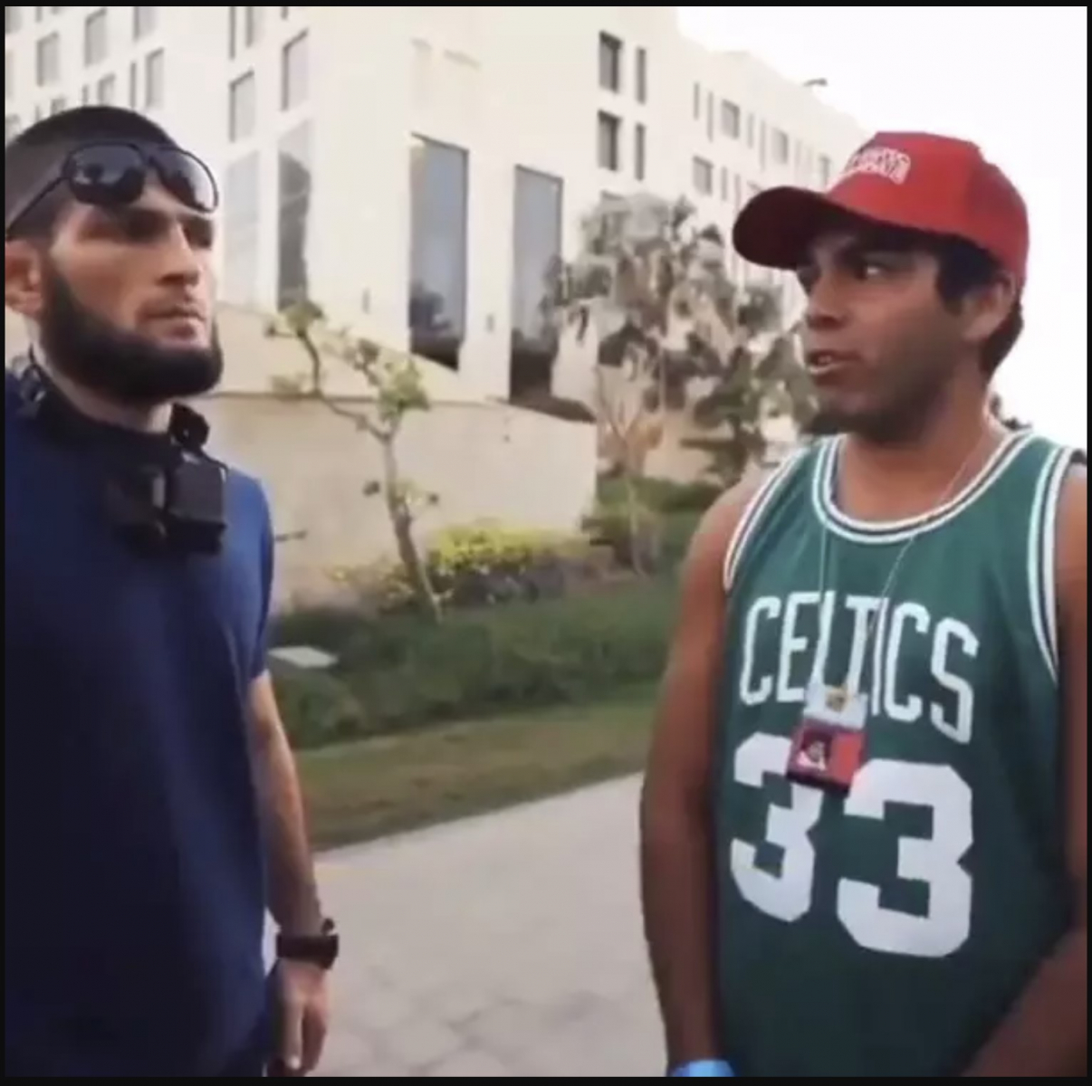 Bạn gái của fan tằng tịu với Jorge Masvidal, Khabib khuyên gì?