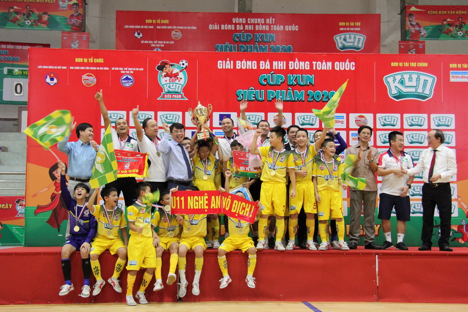 SLNA lập “hat-trick” chức vô địch ở các giải trẻ