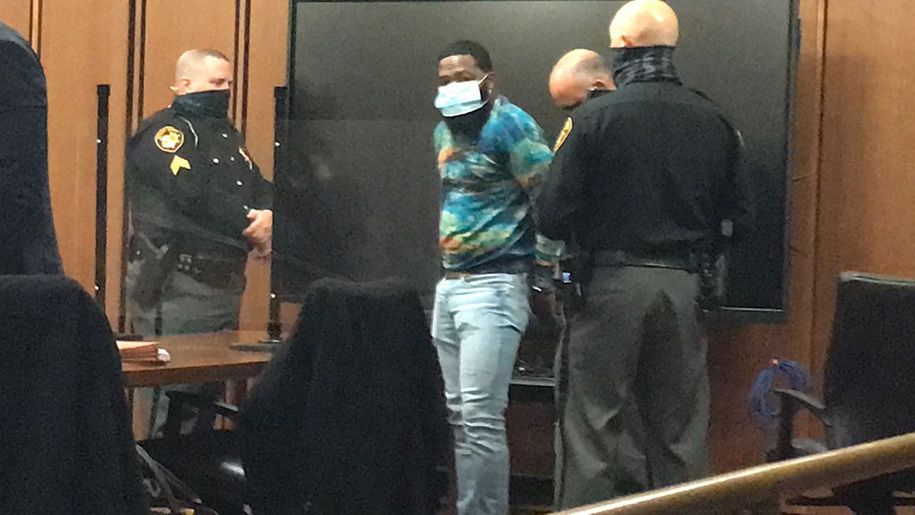 Dối trá trước mặt thẩm phán boxer Adrien Broner bị bắt giam ngay tại tòa