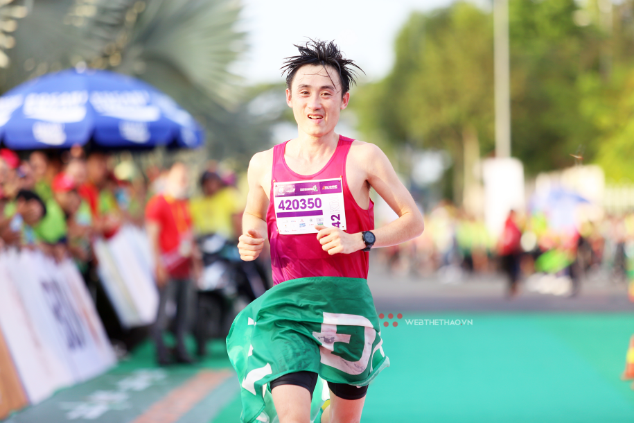 Chàng đại úy ẵm giải thưởng gần 100 triệu đồng khi vô địch Mekong Delta Marathon 2020