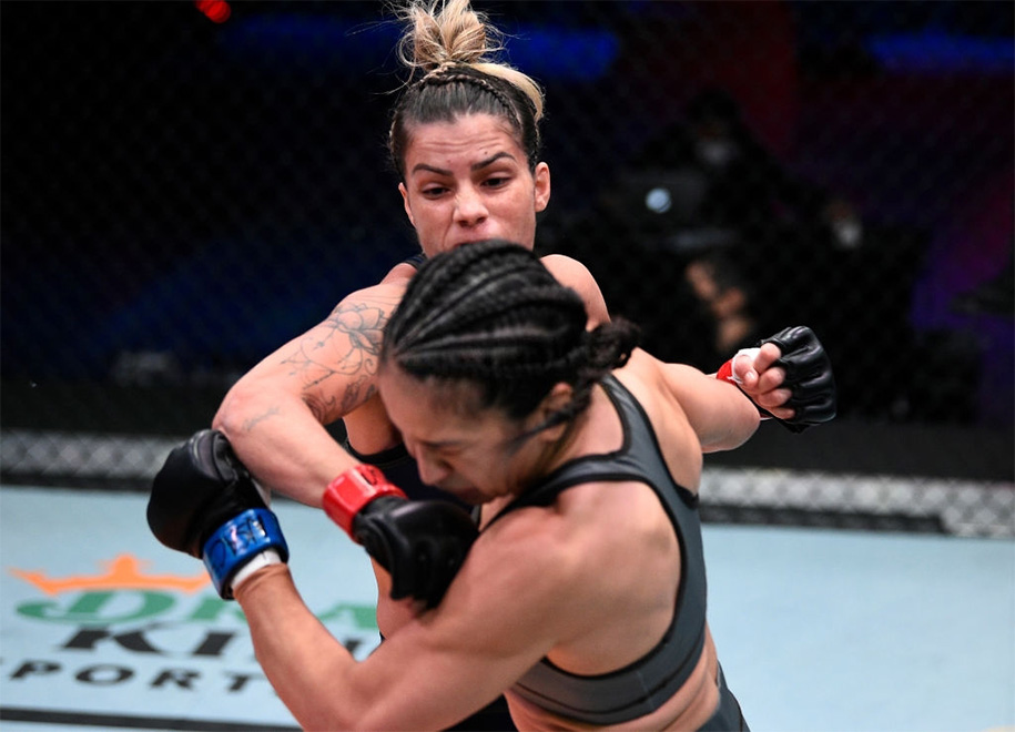 Không dùng sở trường vẫn thắng, hai tân binh UFC khiến Dana White sững sờ