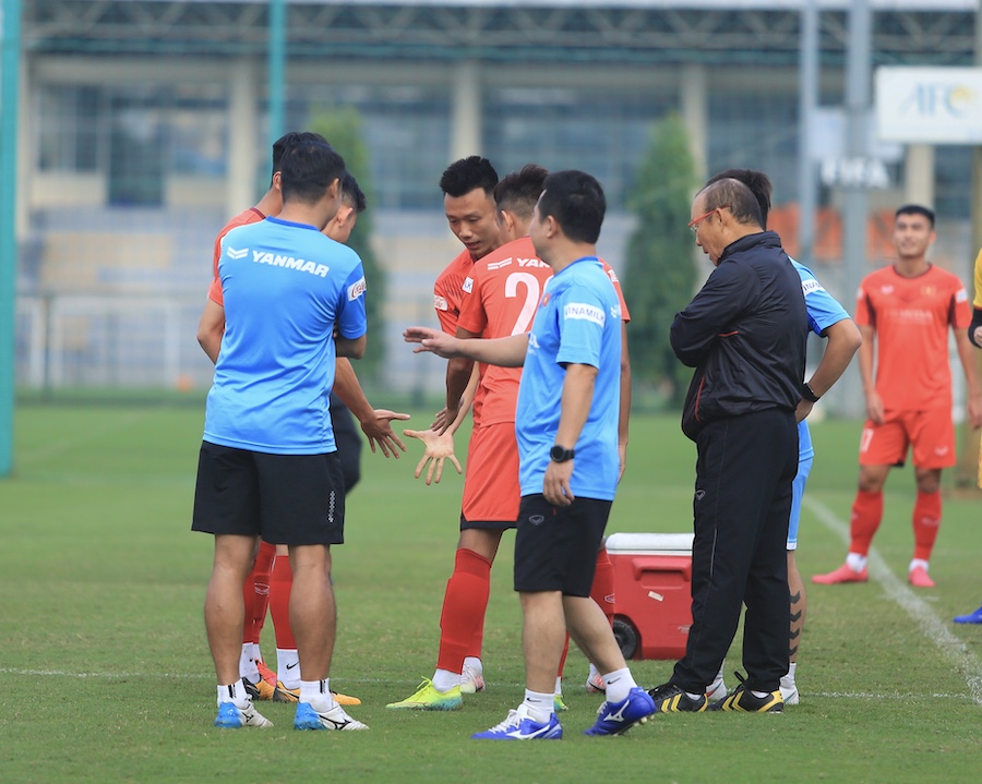 U22 Việt Nam chơi trò lạ để tìm thủ lĩnh cho các bài tập