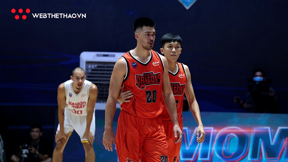 VBA: Trọng tài không sai khi thổi 2 lỗi kỹ thuật dành cho Chris Dierker!