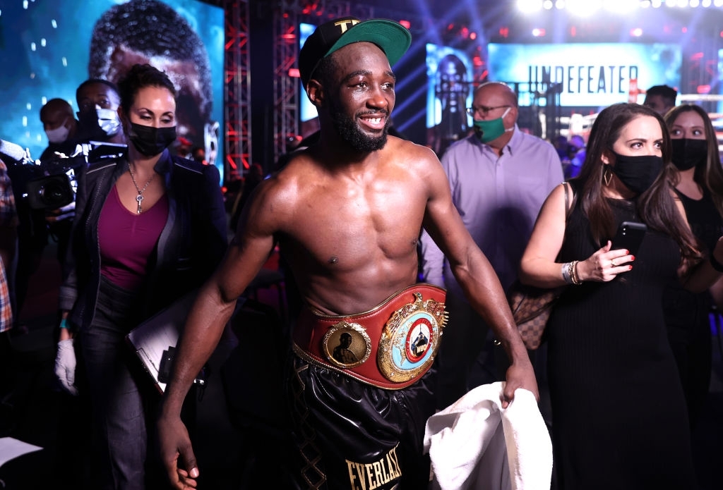 Terence Crawford giữ ngôi số 1 thế giới sau chiến thắng knockout Kell Brook