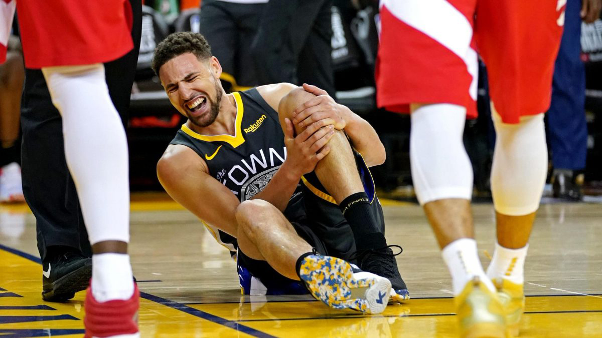 Klay Thompson dính chấn thương trong khi tập, Golden State thấp thỏm lo âu