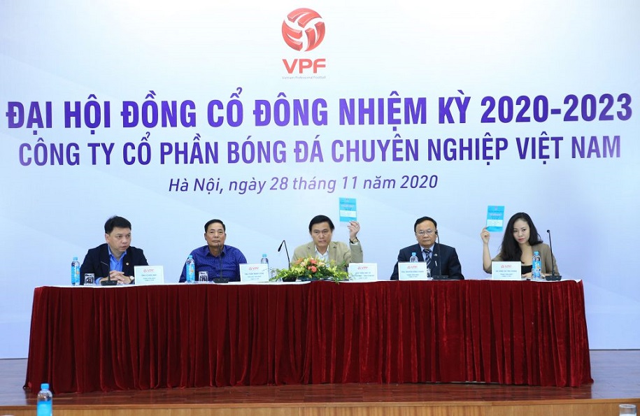 VPF chưa “tề gia” sao “trị” được CLB?