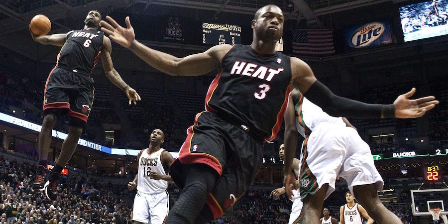 Kỷ niệm 10 năm bức ảnh biểu tượng NBA và câu chuyện phía sau chiếc nút bấm