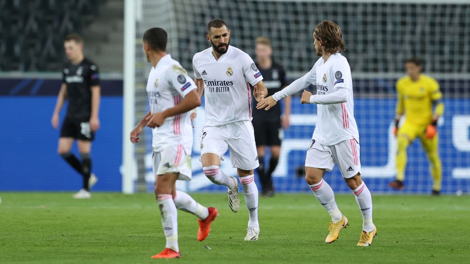 Xem lại Real Madrid vs Gladbach, bóng đá C1 2020 đêm qua