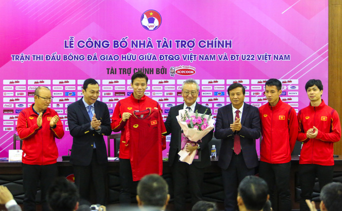 Vé trận "nội chiến" giữa các học trò của thầy Park Hang Seo có giá bao nhiêu?