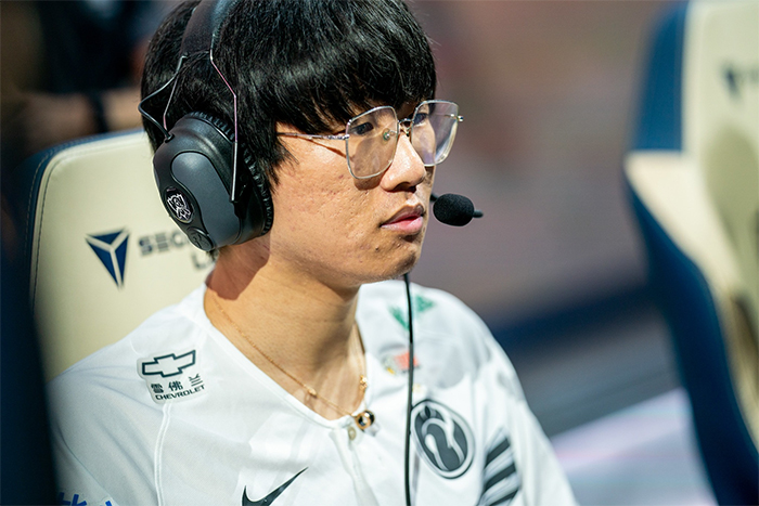 Ning vắng mặt trong đội hình Invictus Gaming tại LPL Mùa Xuân 2021