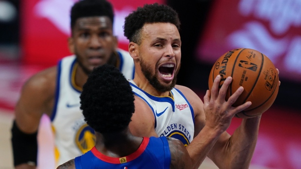 Trở về với mái tóc cũ, Stephen Curry tìm lại cảm giác ném 3 điểm trước Detroit Pistons