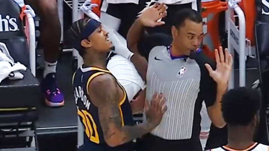 Vô tình đẩy trọng tài, Jordan Clarkson bị phạt tiền ngay trước thềm năm mới