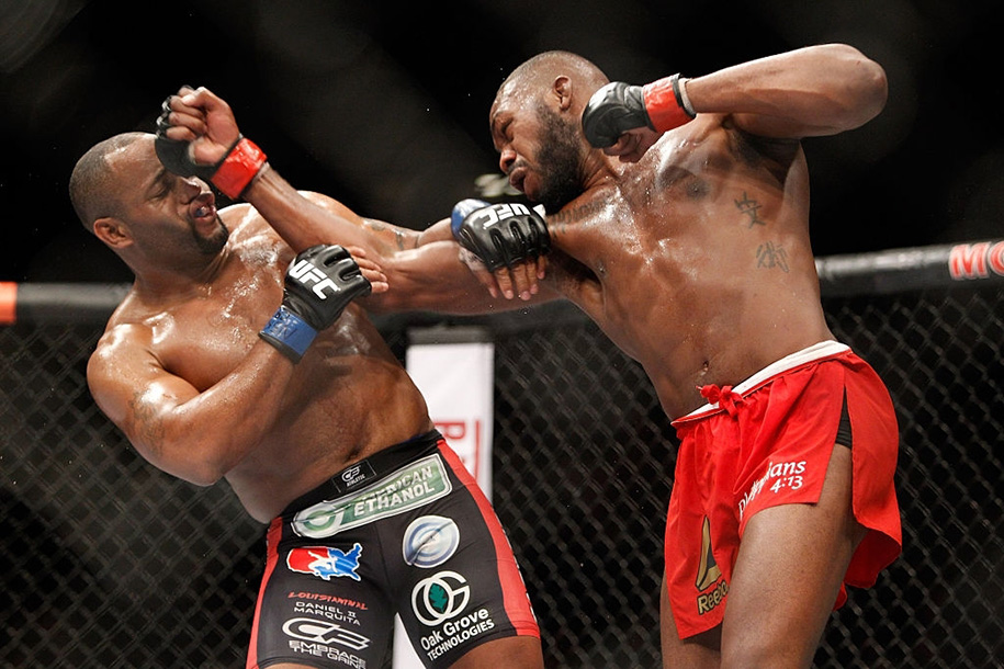 Kỉ niệm 6 năm chiến thắng, Jon Jones "đào mộ" mối thù với Daniel Cormier