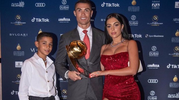 Bạn gái Ronaldo để lại hóa đơn khổng lồ sau chuyến du lịch Dubai