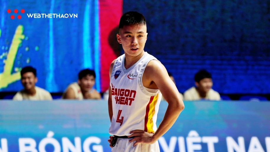 Chạy deadline điên cuồng để vô địch VBA: Trải nghiệm có 1-0-2 của Hoàng Tú