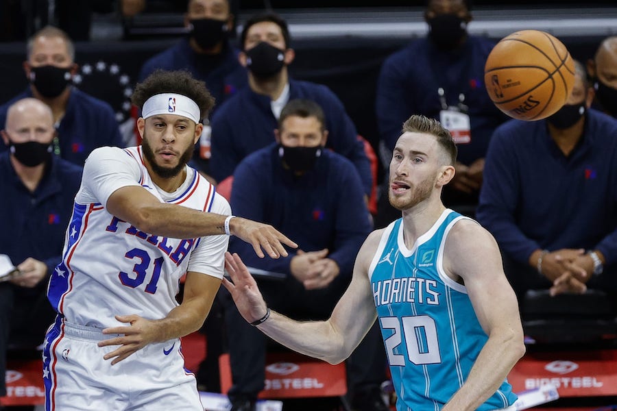 Đang thi đấu thăng hoa, em trai Stephen Curry bất ngờ dương tính với COVID-19