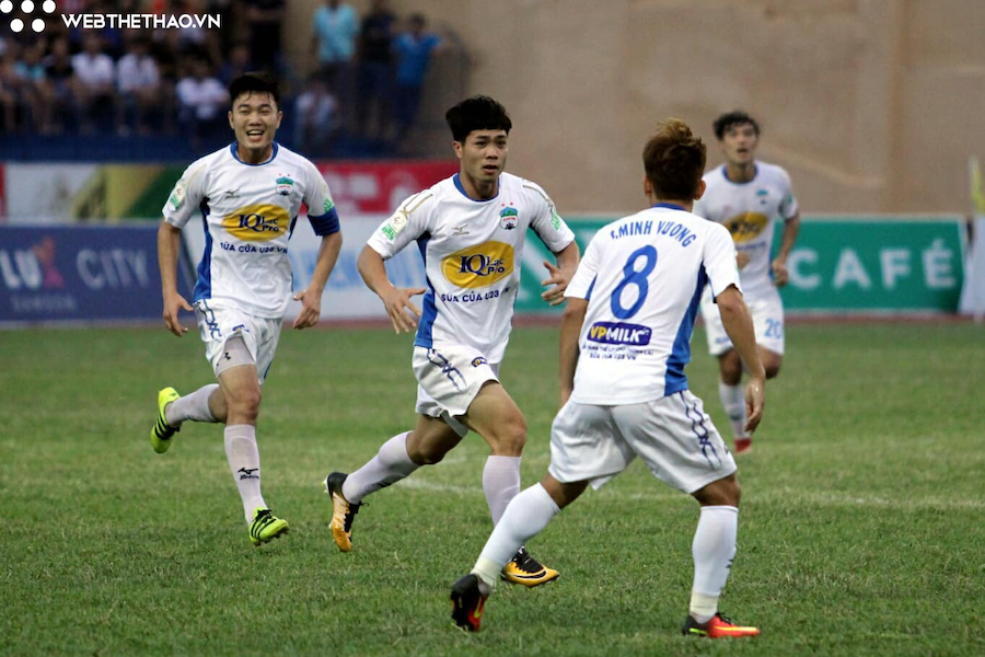 V.League 2021: Nhận diện "kẻ ngáng đường”!