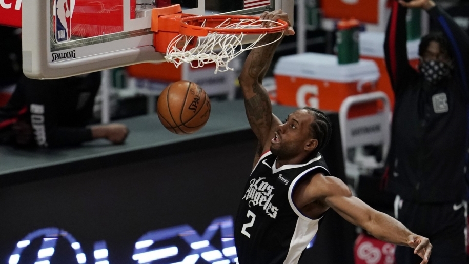 Kawhi Leonard đạt mốc 10.000 điểm, LA Clippers thắng sát nút