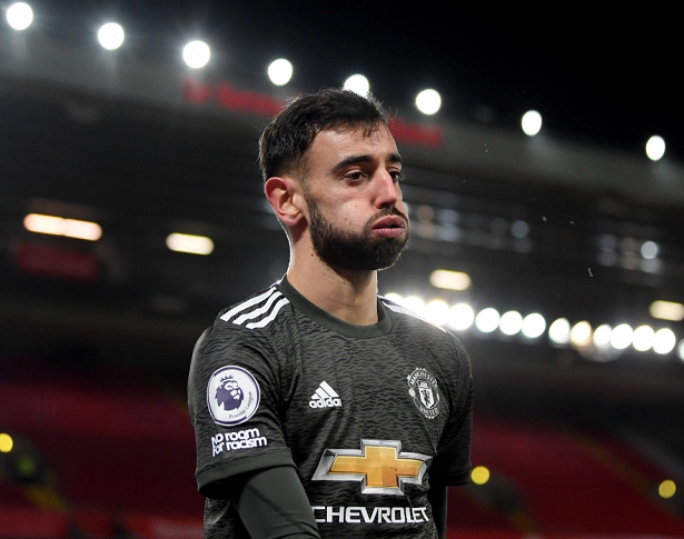 Bruno Fernandes với thói quen “mất tích” khi MU đụng độ Big Six