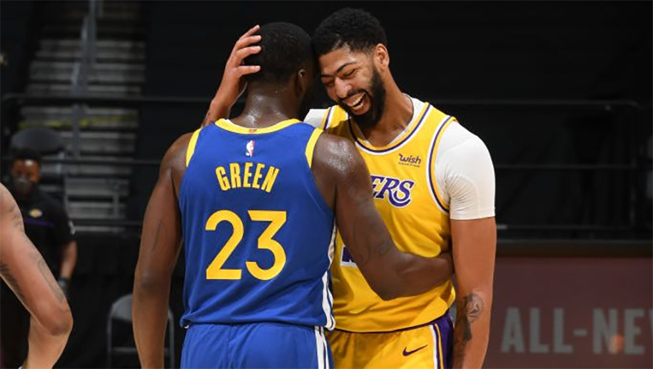 Cầu thủ NBA sẽ bị cấm… “ôm nhau” giữa sân đấu?
