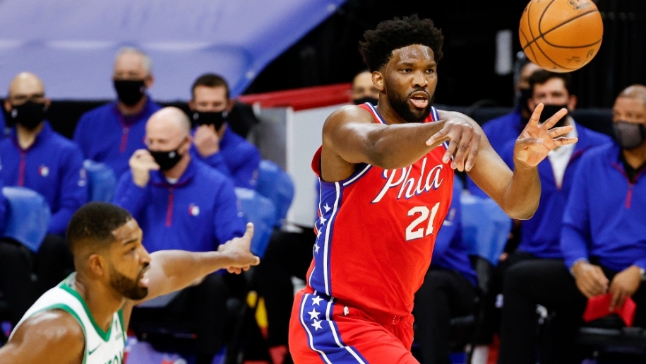 Đủ binh hùng tướng mạnh, 76ers lại đánh bại Celtics