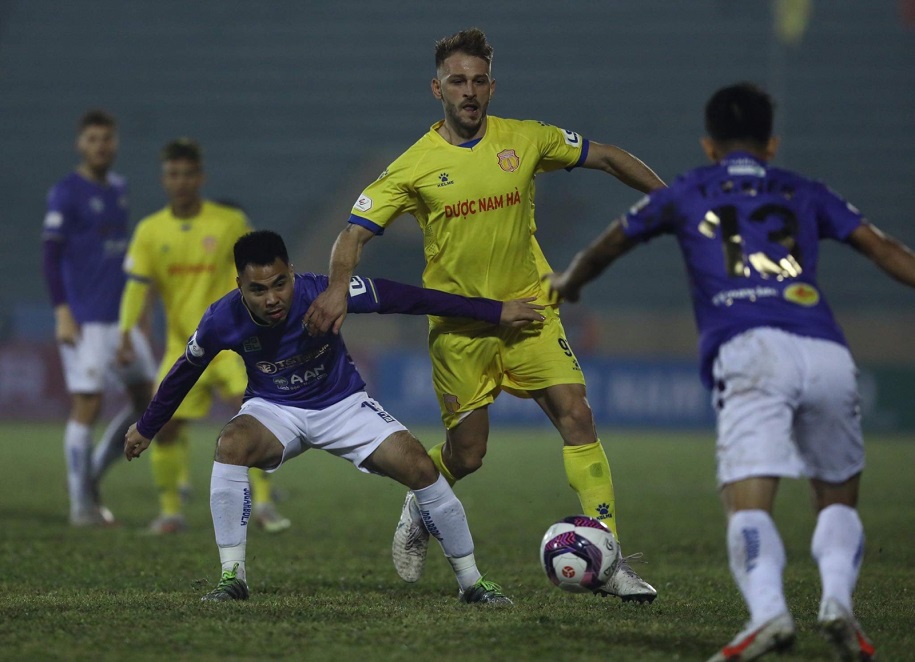 Nam Định FC đưa ra thông điệp mới sau lùm xùm với tân binh Gramoz