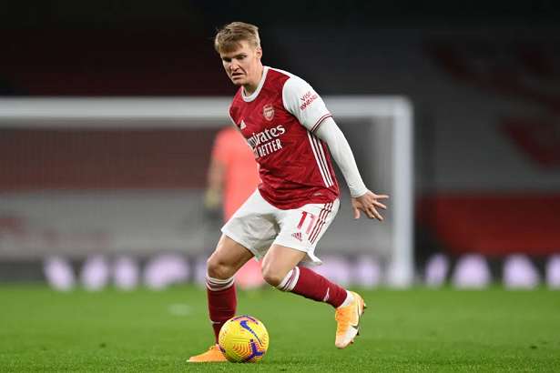 Tân binh Arsenal được bầu chọn hay nhất trận dù... chưa ra sân