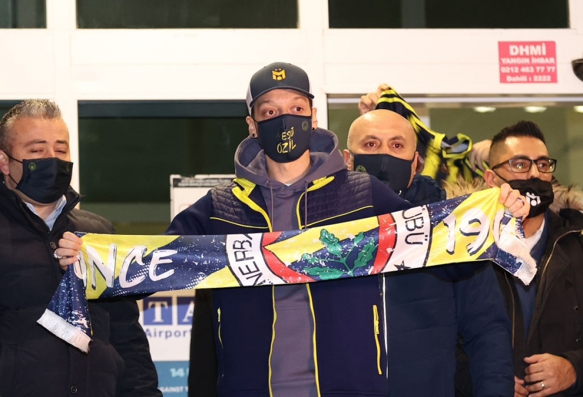 Trực tiếp Hatayspor vs Fenerbahce: Ozil ra mắt?
