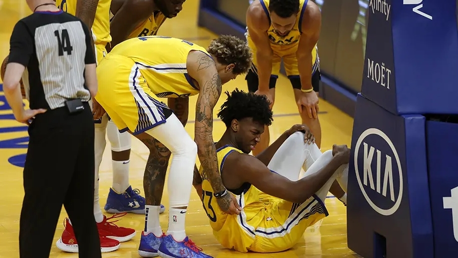 Golden State Warriors khủng hoảng trầm trọng trước chuyến đi giông bão