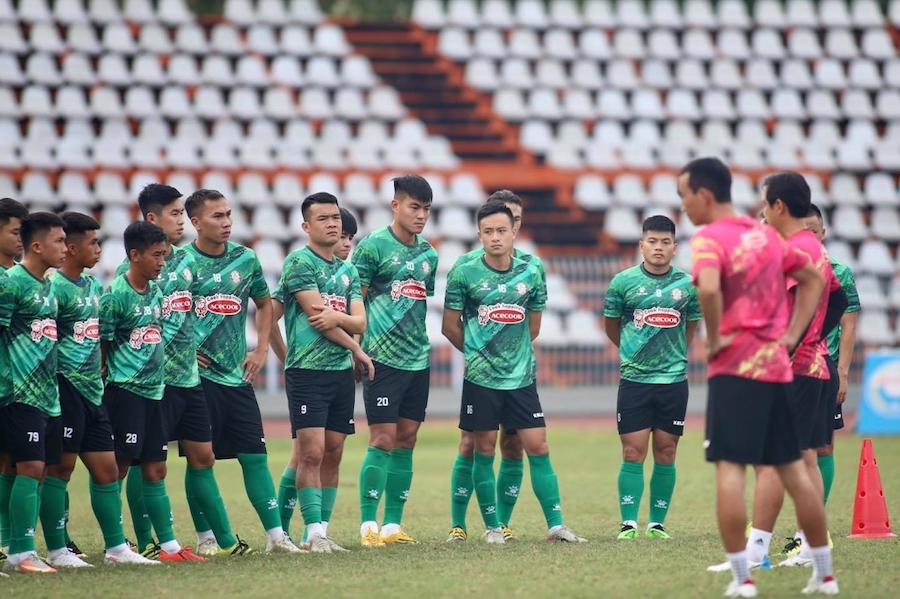 Cầu thủ V.League bị "răn đe" khi về quê ăn Tết