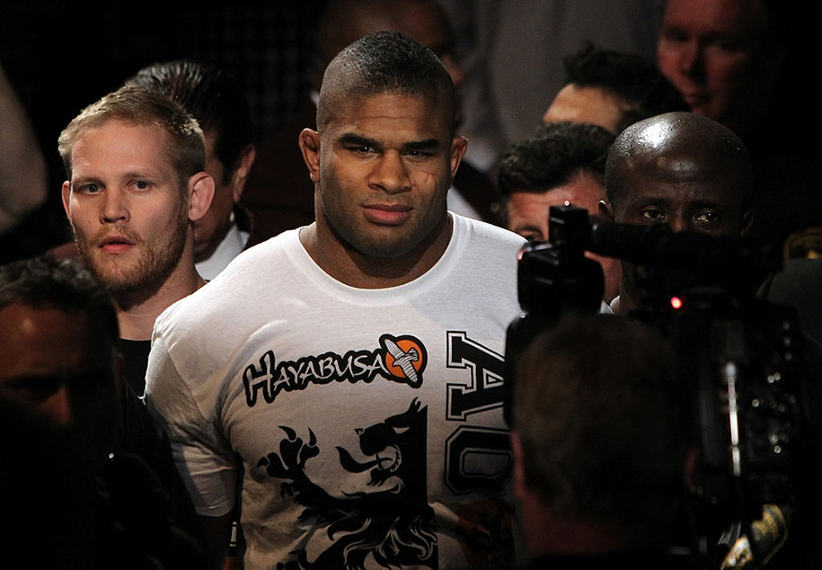 Alistair Overeem: Chiến thắng của tôi trước Brock Lesnar ấn tượng hơn màn ra mắt của Michael Chandler