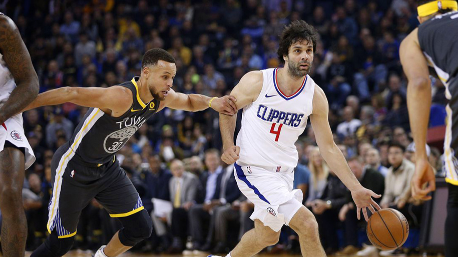 Xem ngay: Cựu cầu thủ NBA khiến cộng động mạng phát cuồng với pha ghi điểm siêu tinh quái